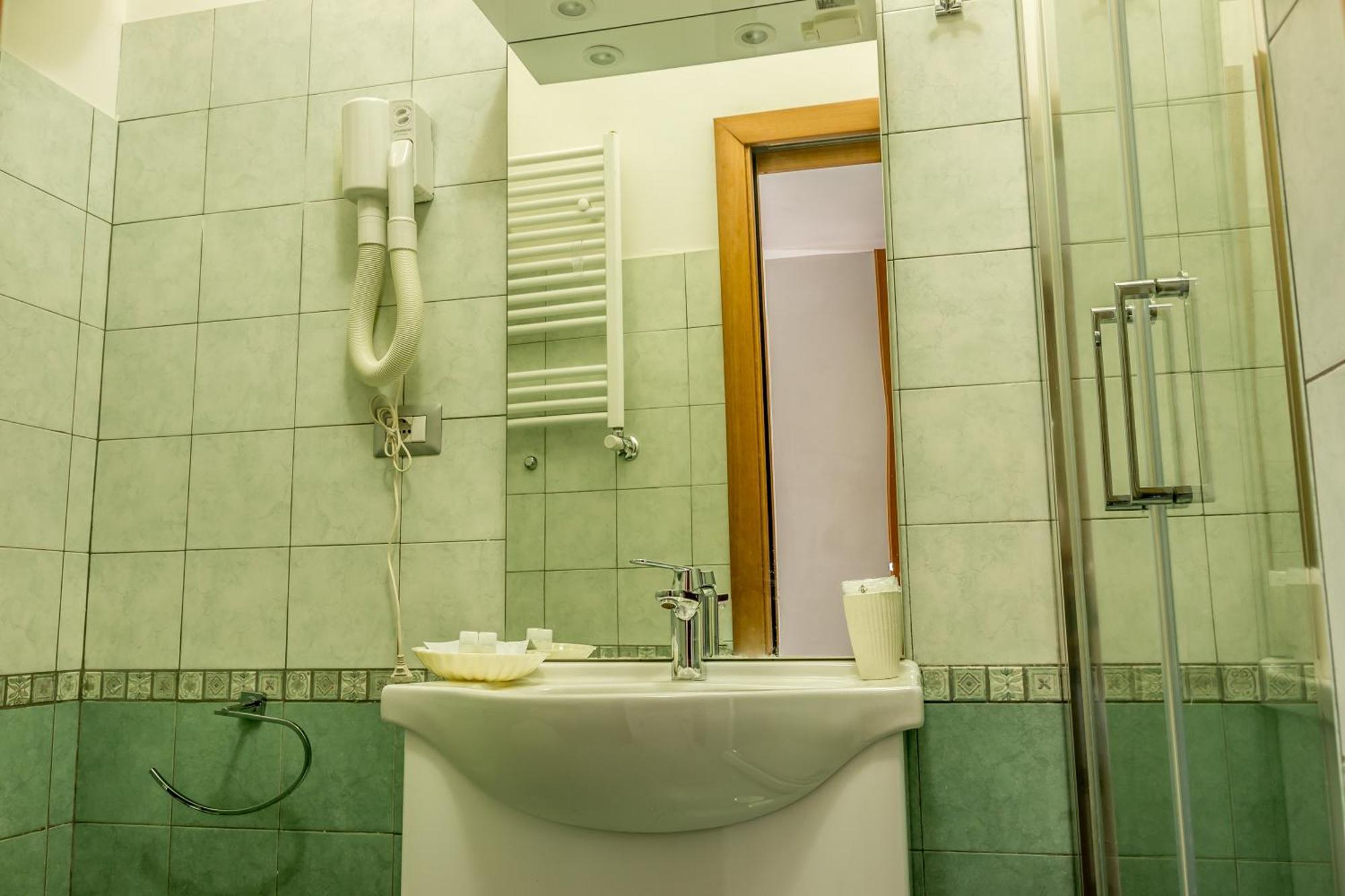 San Pietro'S Home - Guesthouse روما الغرفة الصورة